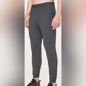 1053. Lululemon Surge Jogger *29 mens euc large